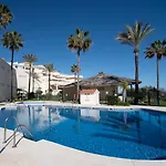 Beachfront Penthouse - El Mirador De Bermuda Appartement Estepona