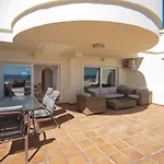 Beachfront Penthouse - El Mirador De Bermuda Appartement