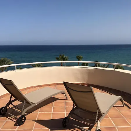 Beachfront Penthouse - El Mirador De Bermuda