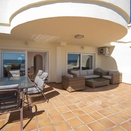 Beachfront Penthouse - El Mirador De Bermuda Appartamento